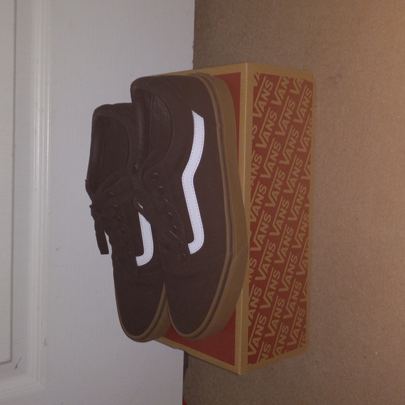 (Canvas) Black/Gum Vans - Picture 1 of 4